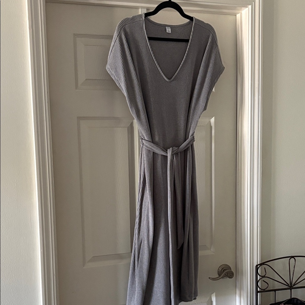 Old Navy Gray Midi Dress with V-Neck